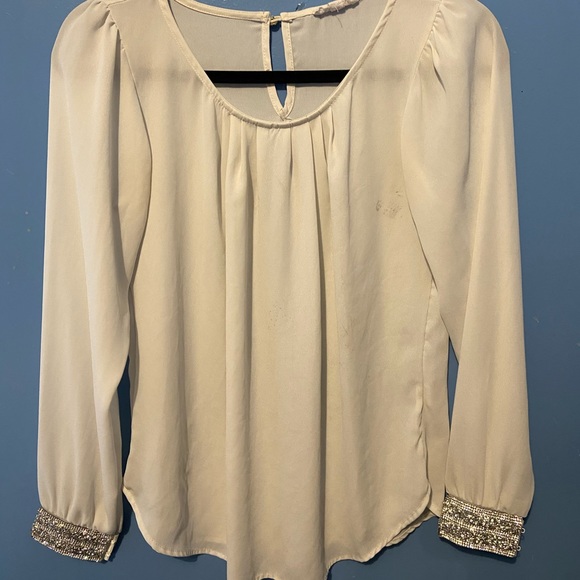 white blouse - Picture 2 of 2